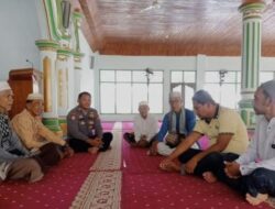 Bhabinkamtibmas Polsek Madapangga Sholat Dzuhur Bersama Warga Binaan dan Sampaikan Himbauan Kamtibmas