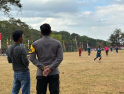 Bhabinkamtibmas Polsek Batu Lanteh Amankan Pertandingan Sepak Bola Mini Bupati Cup 2026 di Desa Batu Dulang