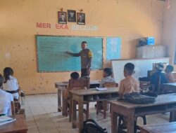 Polisi Peduli, Bhabinkamtibmas Polsek Tambora Isi Kekosongan Guru Agama Hindu di SDN 2 Labuhan Kananga