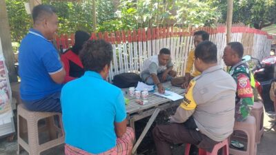 Edukasi Warga Jaga Kondusifitas Kamtibmas, Bhabinkamtibmas Polsek Monta Sambangi Desa Binaannya