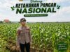Anggota Polsek Singgahan Polresta Tuban Turun Cek Tanaman jagung Warga di Desa Lajo Lor