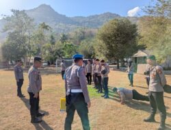 Tingkatkan Kedisiplinan Intern, Wakapolres Sumbawa Barat Pimpin Pemeriksaan Sikap Tampang Personel
