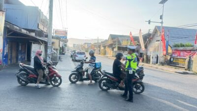 Ciptakan Keamanan Jalur Pagi, Sat Lantas Polres Sumbawa Barat Gelar Gatur Lantas di Simpang Taliwang Indah