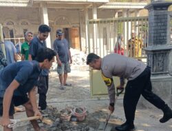 Bhabinkamtibmas Polres Bima Kota Gotong Royong Bangun Masjid Al-Ikhlas