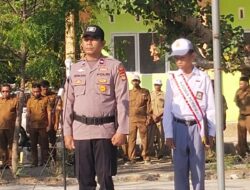 Wujud Kecintaan Polri Terhadap Kemajuan Dunia Pendidikan, Kapolsek Soromandi Jadi Irup Bendera di SMAN I Soromandi