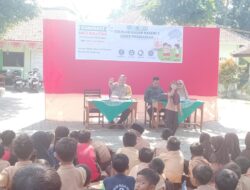 Bhabinkamtibmas Desa Lenek Pesiraman Sosialisasikan Bahaya Bullying kepada Siswa SD 2
