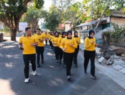 Pastikan Kebugaran Personel, Kapolresta Loteng Pimpin Olahraga Bersama