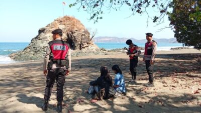 Patroli Wisata di Poto Batu, Polisi Pastikan Liburan Wisatawan Aman dan Nyaman