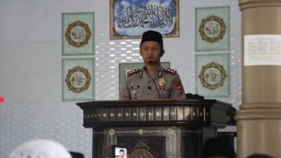 Kapolres Lombok Timur Gelar Jumat Keliling di Masjid Nurul Sa’adah, Ajak Masyarakat Waspada Hoaks
