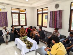 Kapolsek Hu’u Fasilitasi Dialog Warga dan PT STM, Aksi Penghadangan Jalan Berakhir Kondusif