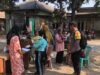 Bhabinkamtibmas Polsek Woha Pantau Pelaksanaan Imunisasi di Desa Binaannya