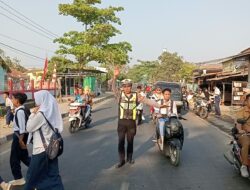 Sat Lantas Polres Dompu Gelar Strong Point Pagi, Wujudkan Kamseltibcarlantas yang Aman dan Lancar