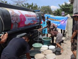 Sambut HUT Humas Polri ke-75, Polres Bima Kota Salurkan Air Bersih untuk Warga Terdampak Kemarau