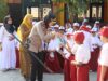 Edukasi Tertib Berlalu Lintas dan Anti-Bullying, Kapolres Sumbawa Jadi Pembina Upacara di SDN 2 Labuhan Sumbawa