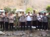 Wujudkan Kepedulian Lingkungan, Kapolres Sumbawa Barat Pimpin Aksi Green Policing di Pantai Balad