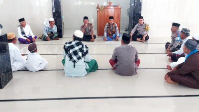 Perkuat Silaturahmi dan Cegah Kenakalan Remaja, Kapolsek Alas Gelar Jum’at Keliling di Masjid Al-Ikhlas Pulau Bungin