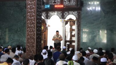 Lewat Jum’at Keliling di Masjid Asmoroqondi, Kapolresta Tuban Pererat Silaturahmi dan Sampaikan Pesan Kamtibmas