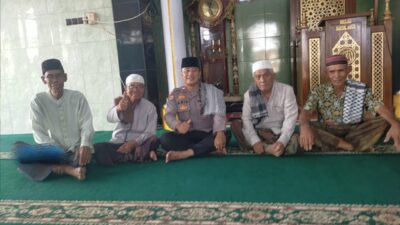 Perkuat Program Unggulan Kapolres Sumbawa, Polsek Utan Gelar Patroli Kerukunan Umat Beragama (PKUB) Saat Shalat Duhur