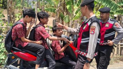 Sambangi Lingkungan Sebubuk, Polisi Sampaikan Himbauan Kamtibmas