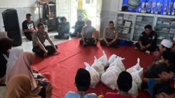 Sambut Hari Jadi Humas Polri ke-75, Si Humas Polres Lombok Timur Salurkan Sembako kepada Warga Yang Membutuhkan